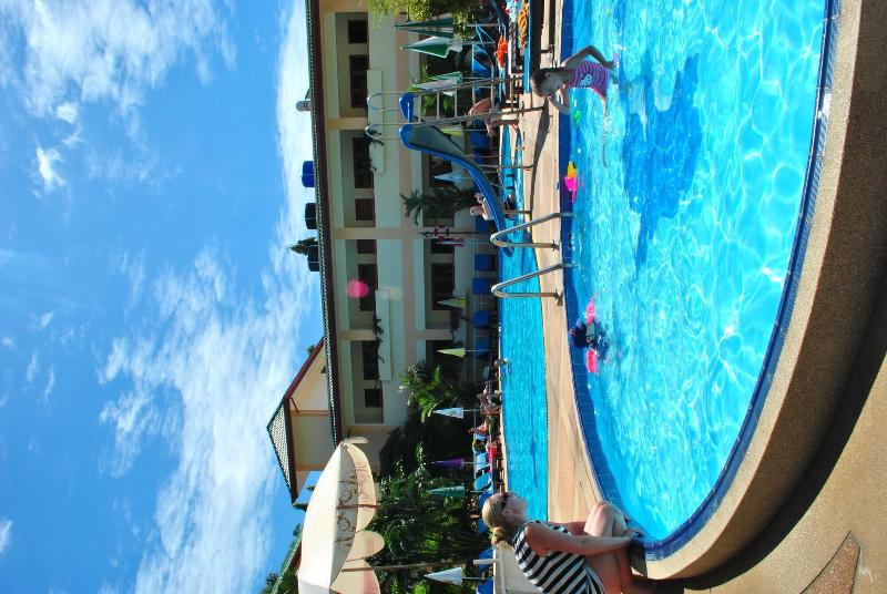 فندق Karon Village