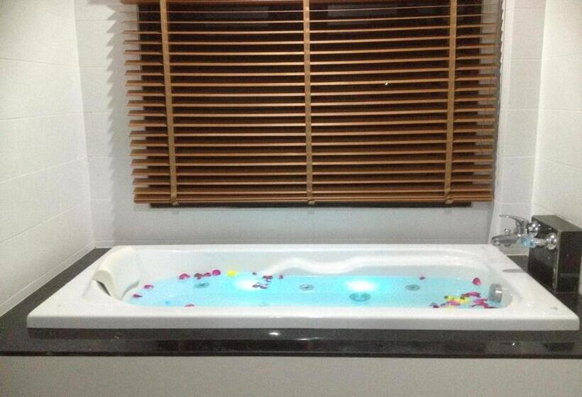 酒店 Khum Laanta Resort   Sha Extra Plus