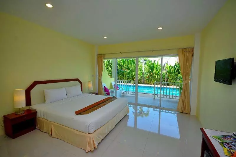 هتل Phuket Airport Sonwa Resort