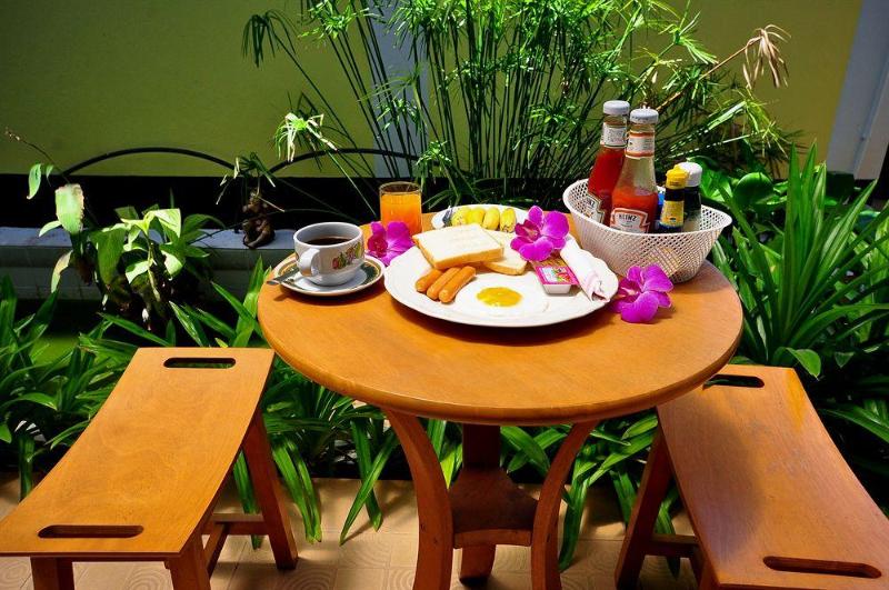 בית מלון כפרי Phuket Airport Sonwa Resort