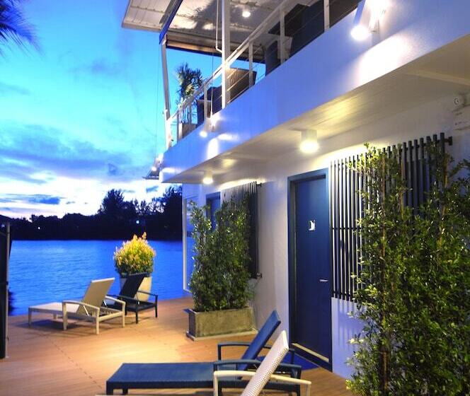 בית מלון כפרי Phuket Boat Quay