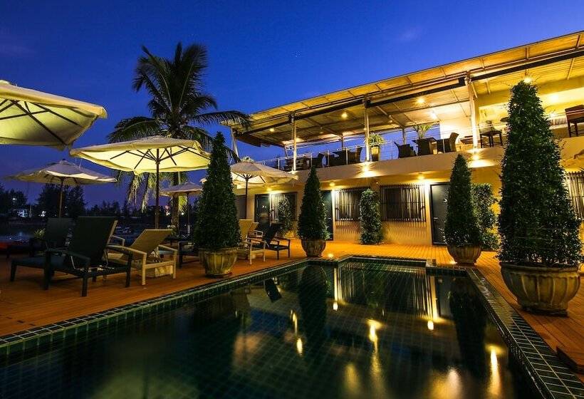 בית מלון כפרי Phuket Boat Quay