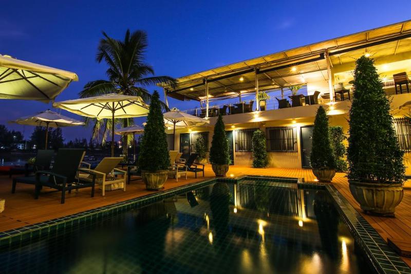 בית מלון כפרי Phuket Boat Quay
