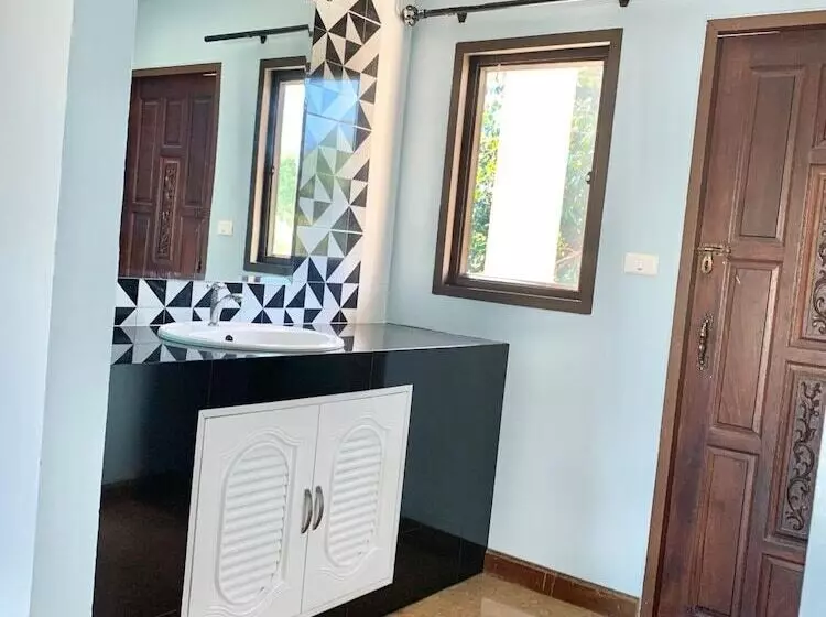 בית מלון כפרי S.p.chaweng Palace