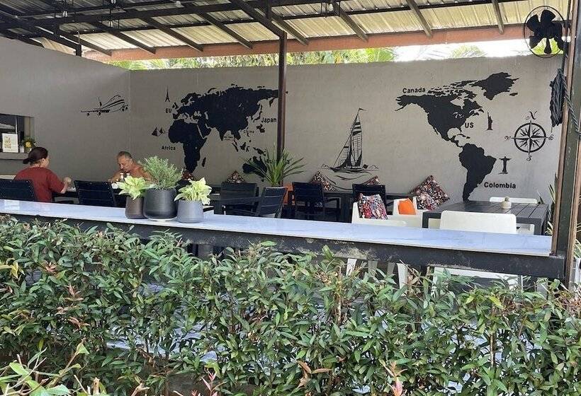 فندق The Fong Krabi Resort