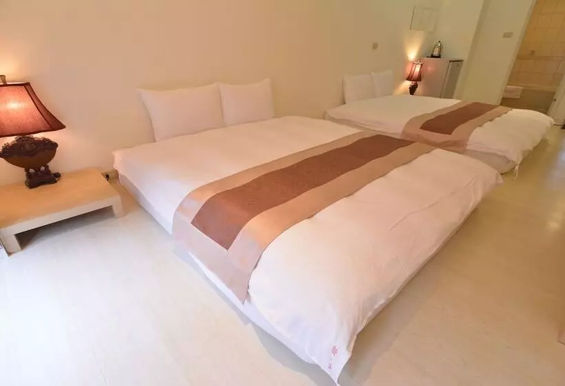 هتل Yago Lodge
