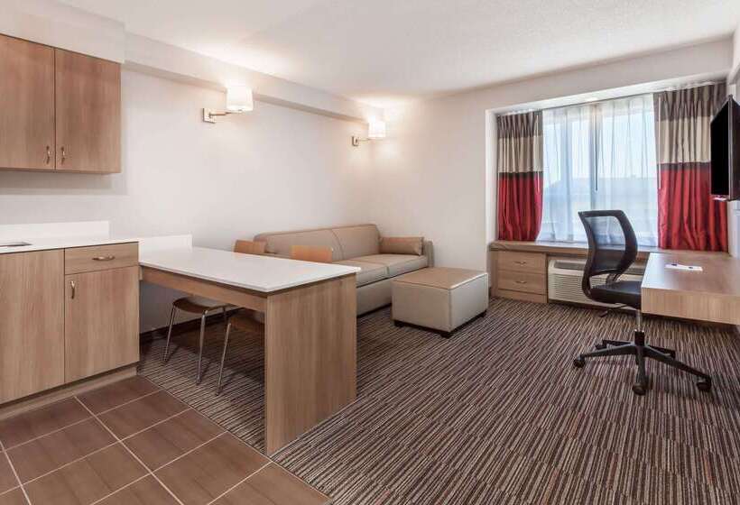 Microtel Casselman