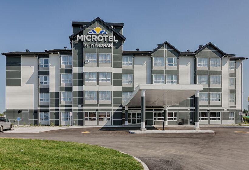 Microtel Casselman
