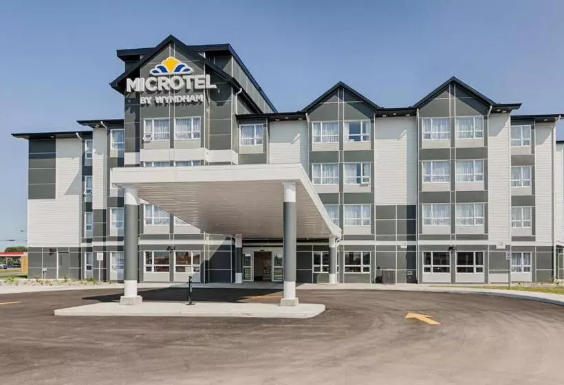 Microtel Casselman