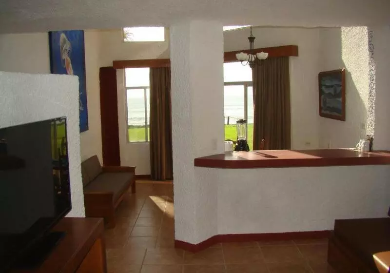 Puerto Nuevo Baja Hotel & Villas