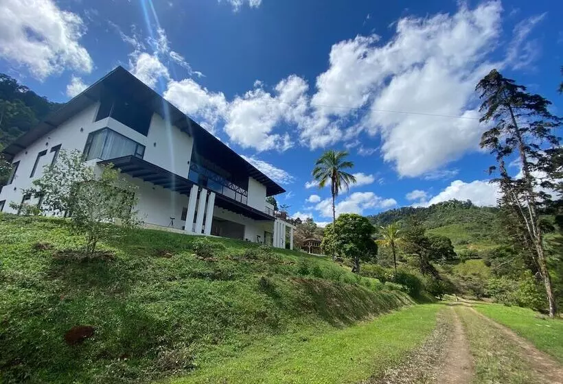 Aamiaismajoitus (B&B) Arte De Plumas Birding Lodge