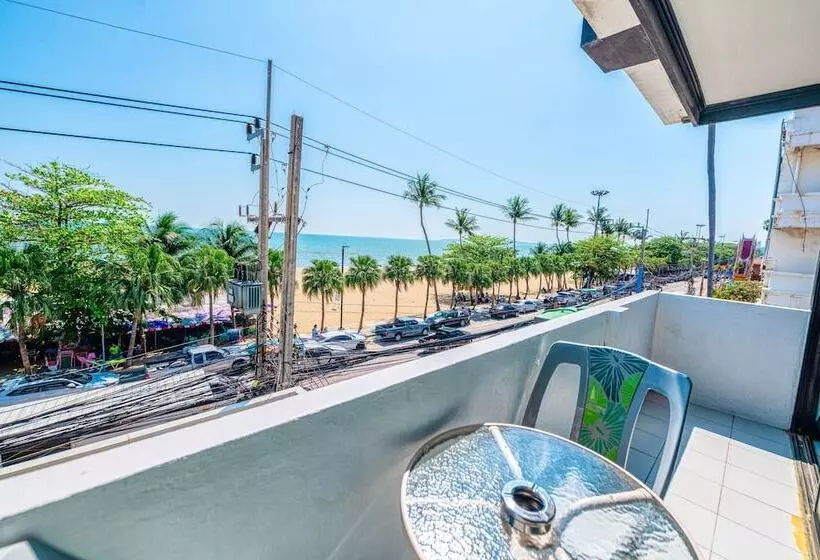 Hotelli Happy Jomtien   Beachfront