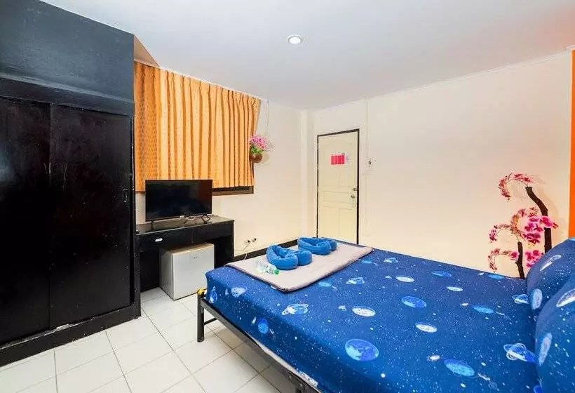 Hotelli Happy Jomtien   Beachfront