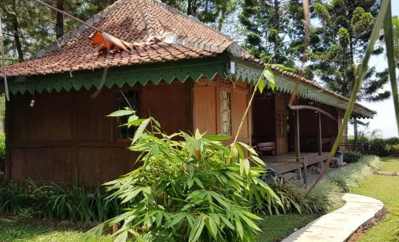 Hotelli Katumbiri Resort