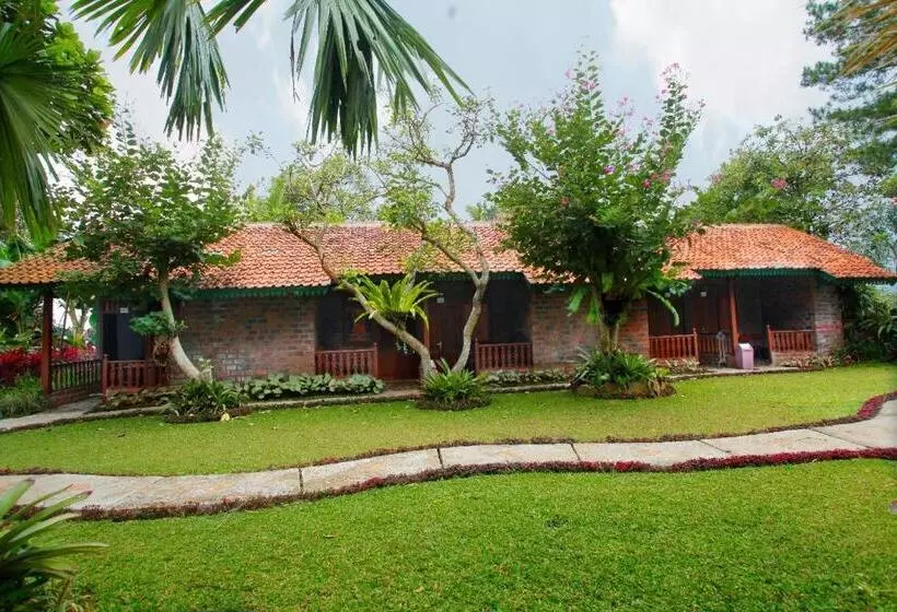 Hotelli Katumbiri Resort