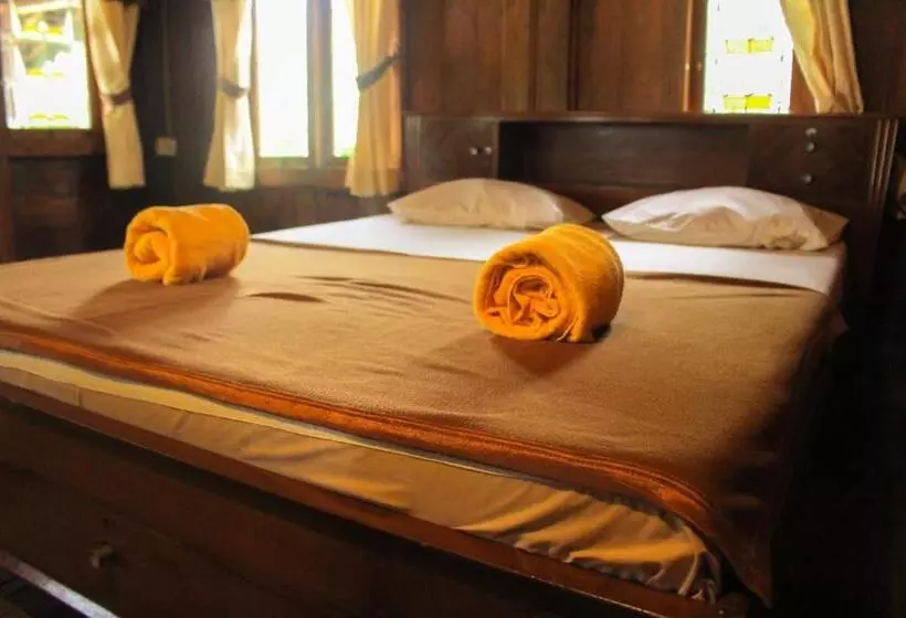 Hotelli Katumbiri Resort