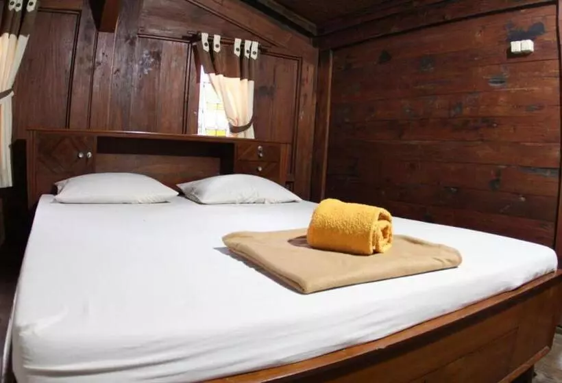 Hotelli Katumbiri Resort