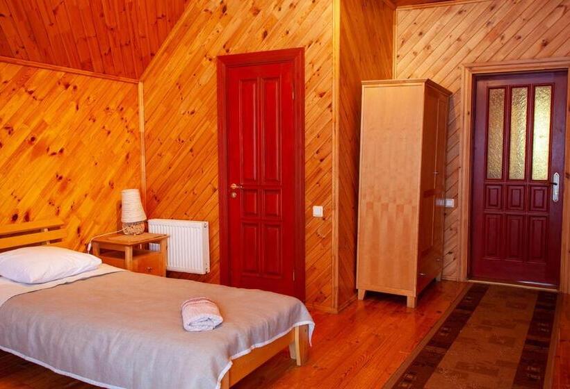 پانسیون Buru Guru Viesu Nams Zīdu Kolns