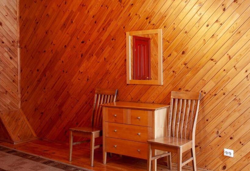 پانسیون Buru Guru Viesu Nams Zīdu Kolns