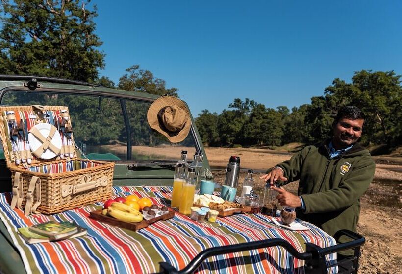 אתר נופש Kanha Jungle Camp