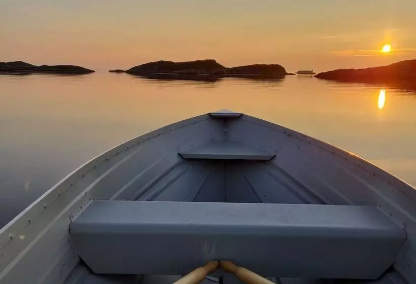 Vollvaagen Apartments Smøla, Boat Included