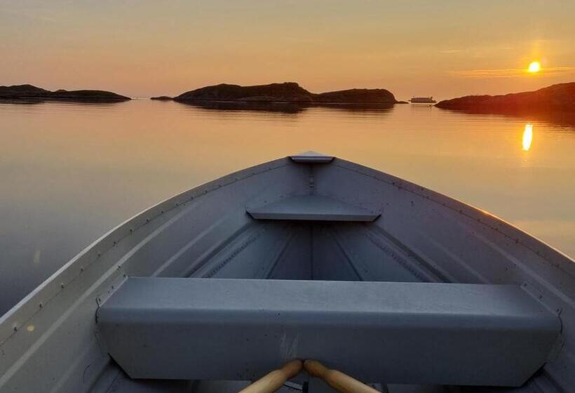 Vollvaagen Apartments Smøla, Boat Included