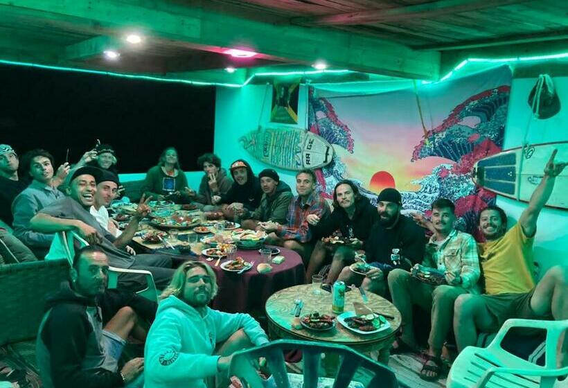 Vandrarhem El Faro Surfstay