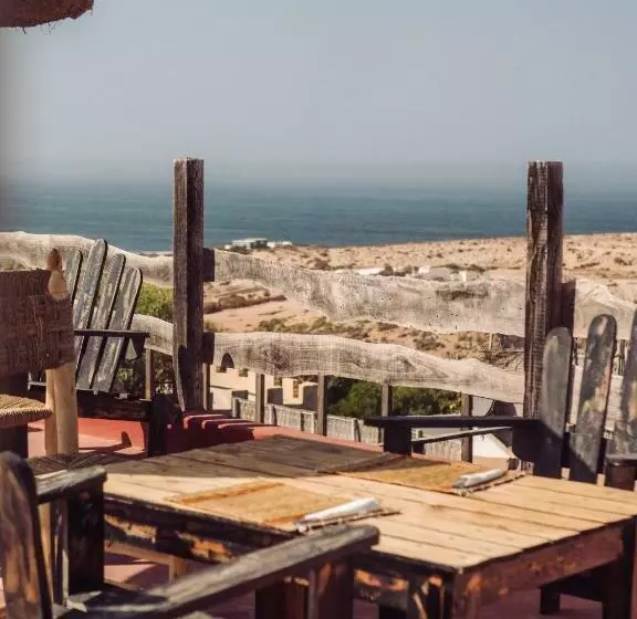 Retkeilymaja Wavego Surf Camp