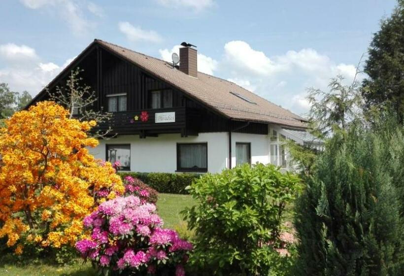 פנסיון Grünes Paradies Garni