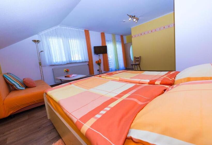 פנסיון Grünes Paradies Garni