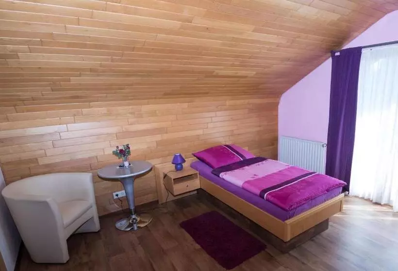 Majatalo Grünes Paradies  Garni