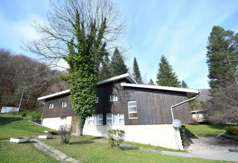 هاستل Np Sutjeska Paviljon A
