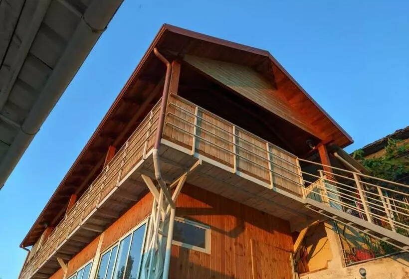 ユースホステル Vila Livio   Guest House Rreshen Mirdite