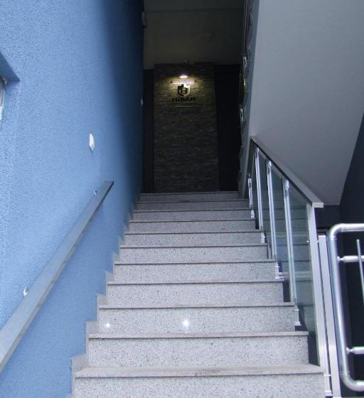 B&b Hisar International