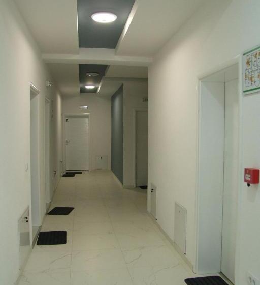 B&b Hisar International