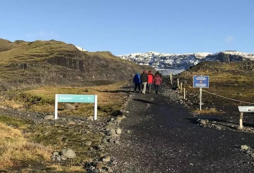 تختخواب و صبحانه Guesthouse Rauðafell
