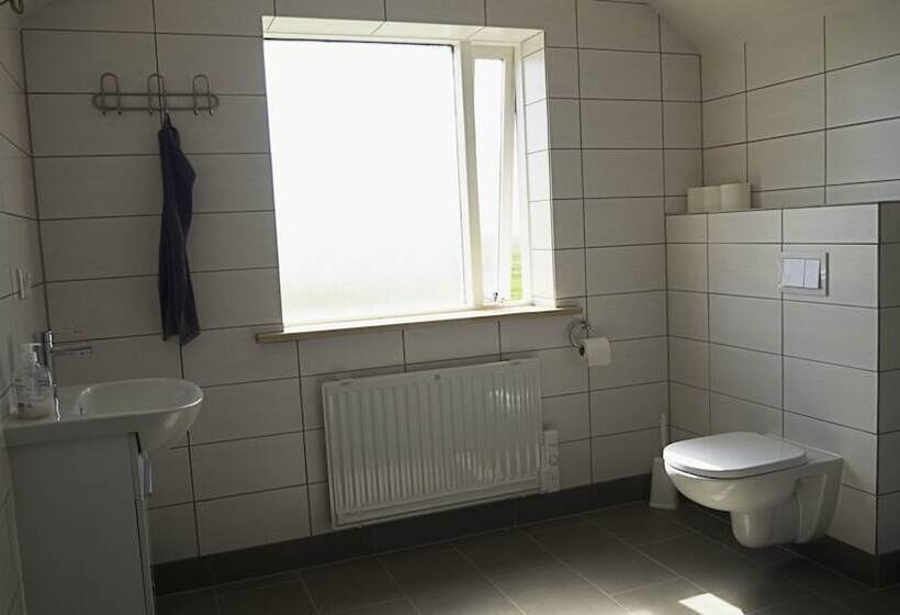 تختخواب و صبحانه Guesthouse Rauðafell