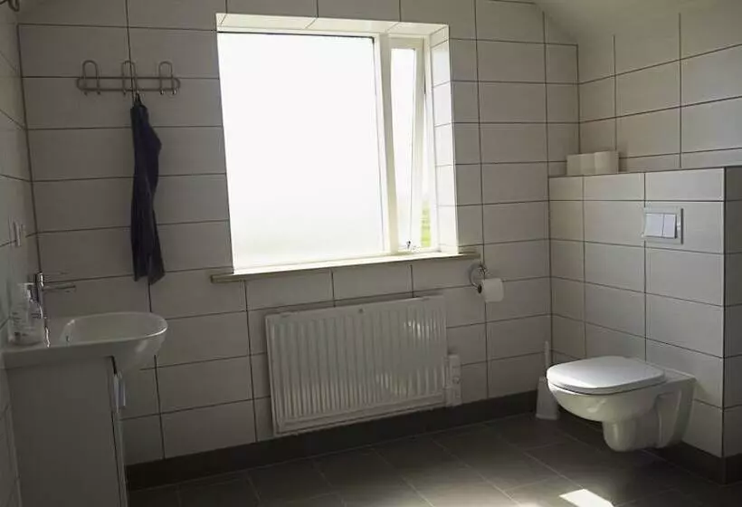 تختخواب و صبحانه Guesthouse Rauðafell