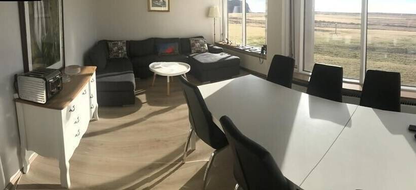 تختخواب و صبحانه Guesthouse Rauðafell