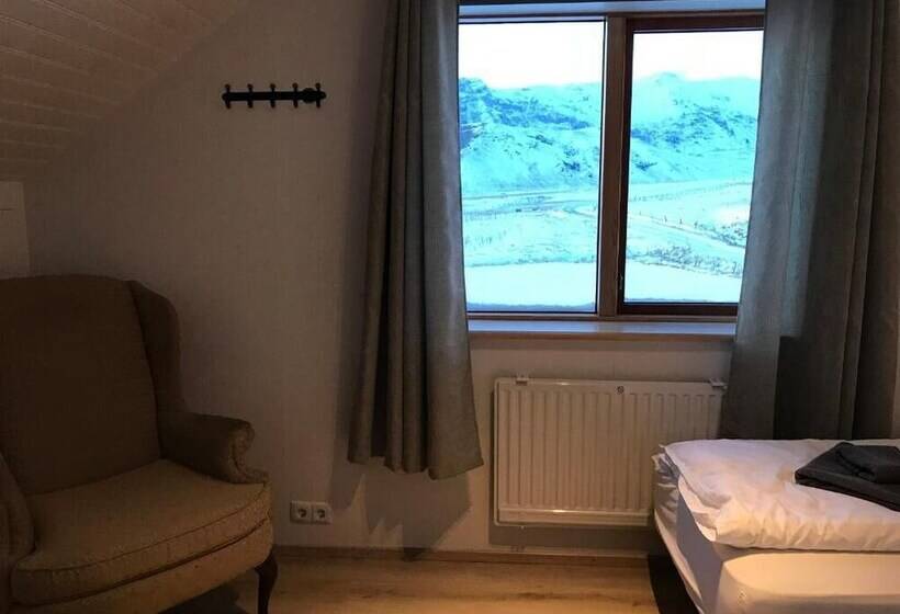 تختخواب و صبحانه Guesthouse Rauðafell