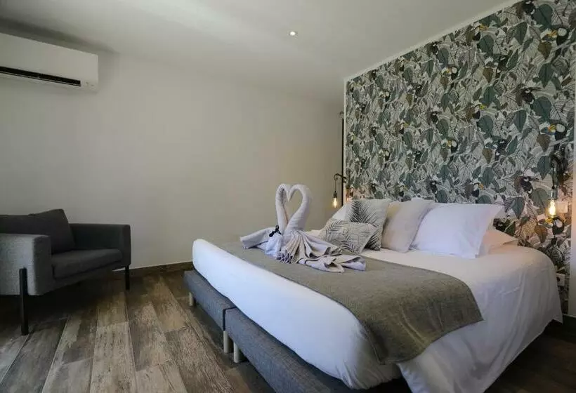 Hotelli Hôtel Confidentiel Le Grecale