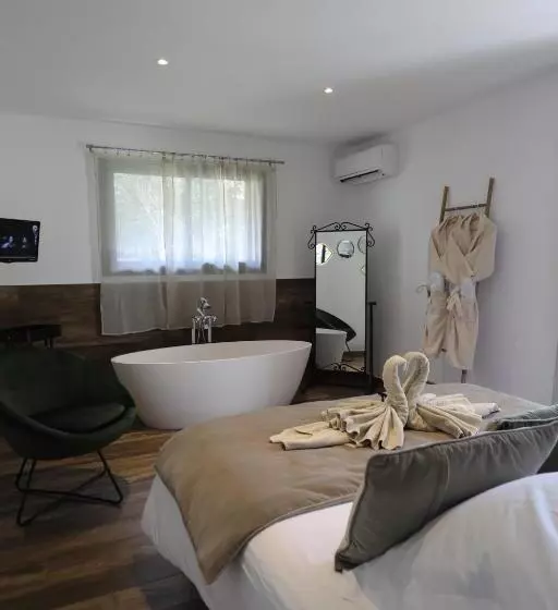 Hotelli Hôtel Confidentiel Le Grecale