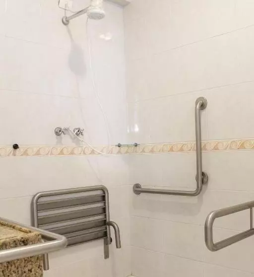 Majatalo Alapage Toque Toque