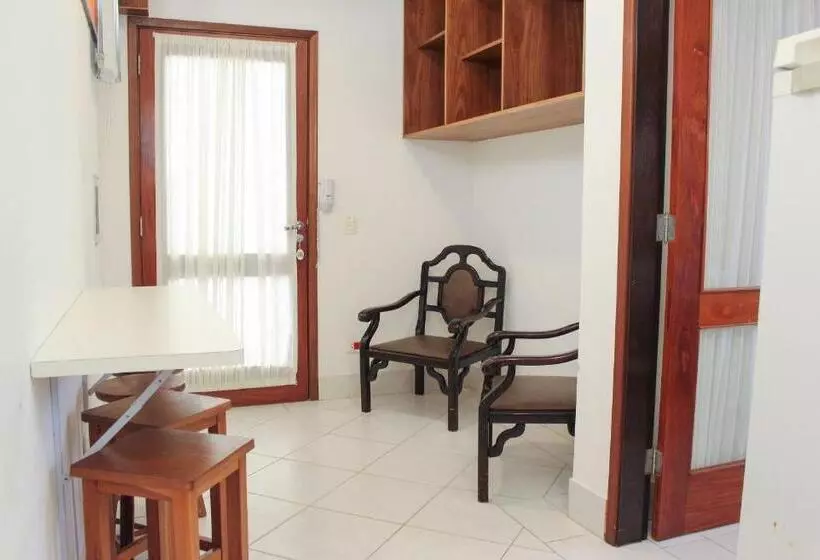 Majatalo Alapage Toque Toque