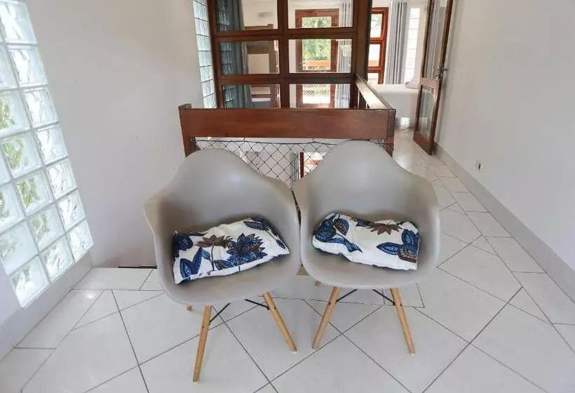 Majatalo Alapage Toque Toque