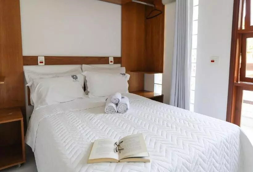 Majatalo Alapage Toque Toque