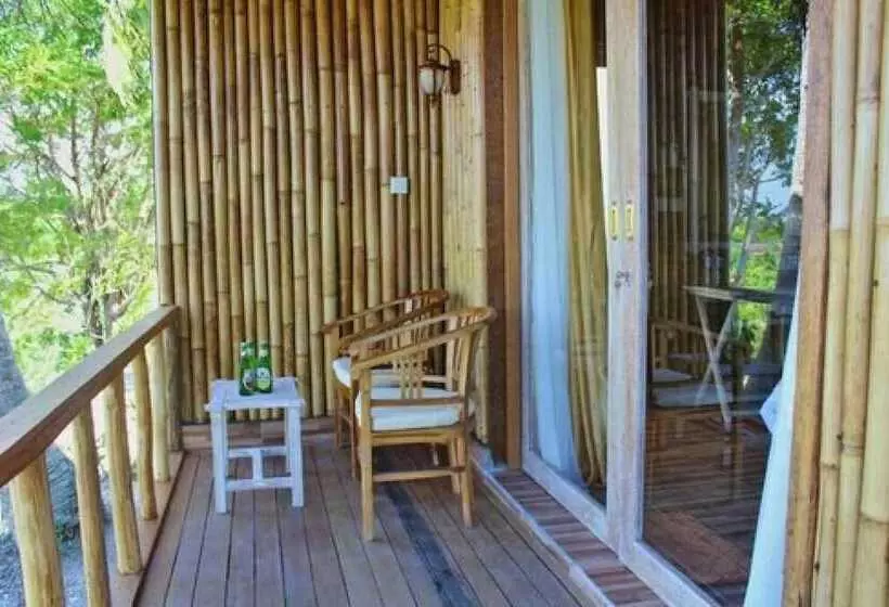 ペンション Atuh Forest Cottage