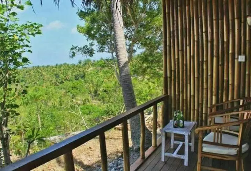 ペンション Atuh Forest Cottage