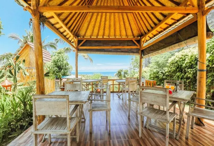 ペンション Atuh Forest Cottage