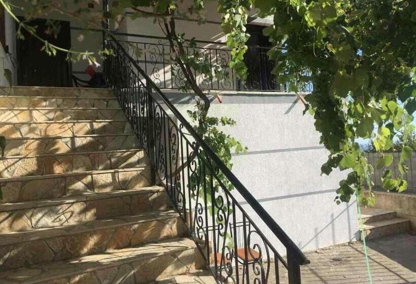 Pensjonat Joni S House